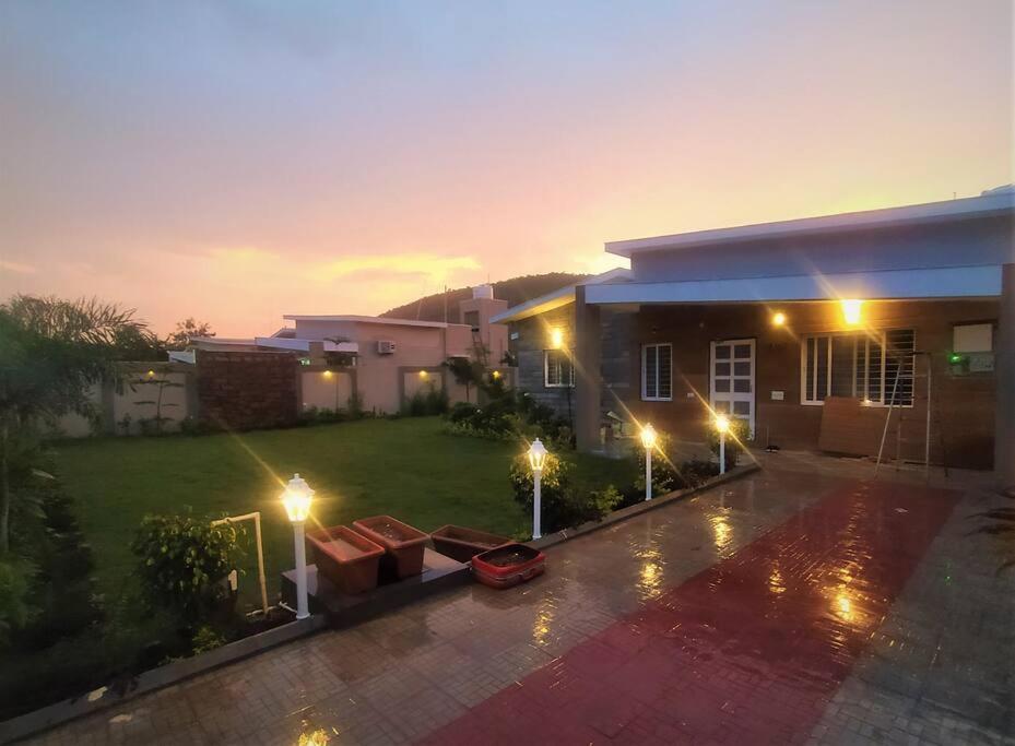 Nine Hill Villa - 2Bhk Private Villa With Pool Удайпур Екстериор снимка