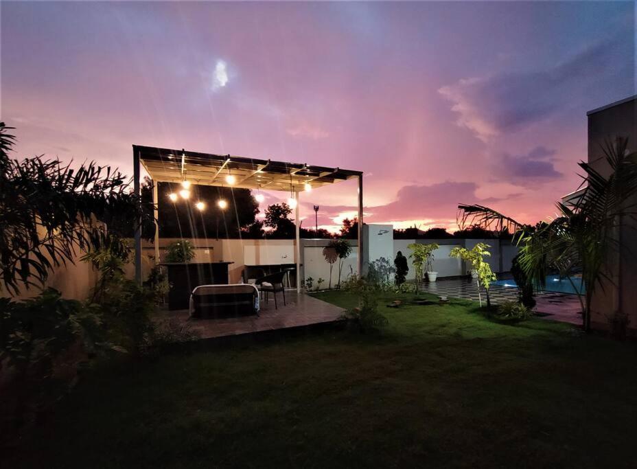 Nine Hill Villa - 2Bhk Private Villa With Pool Удайпур Екстериор снимка