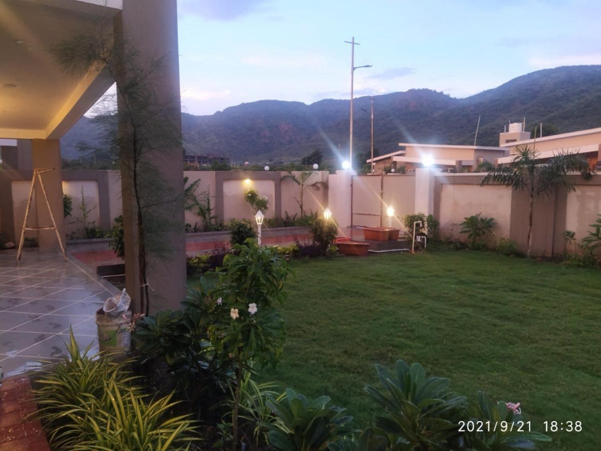 Nine Hill Villa - 2Bhk Private Villa With Pool Удайпур Екстериор снимка