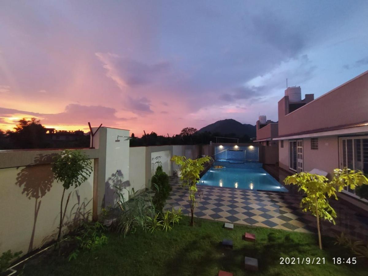 Nine Hill Villa - 2Bhk Private Villa With Pool Удайпур Екстериор снимка